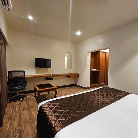 Hotel Pl Grand Карайккуді Екстер'єр фото